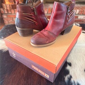 PIKOLINOS Women's Burgundy and Brown Ankle Boots